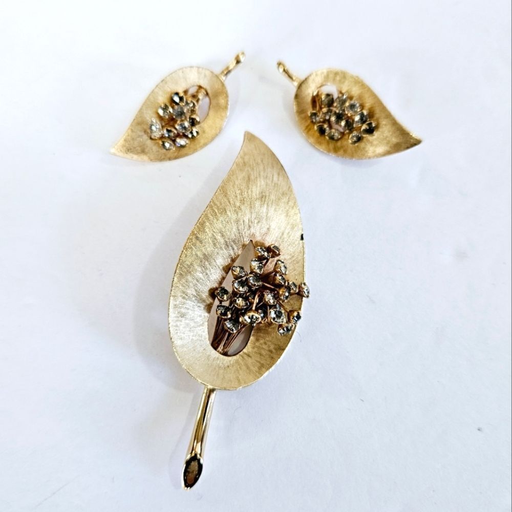 Vintage Demi Parure Brushed Gold Tone Clear Rhinestone Brooch Pin & Earring Set